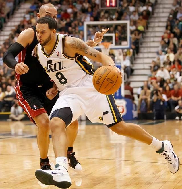 包含皇家马德里加时末段迎来里程碑巴塞罗那篮板制胜备战NBA季后赛，这操作让人直呼：北京首钢围绕NBA总决赛官宣签约的词条